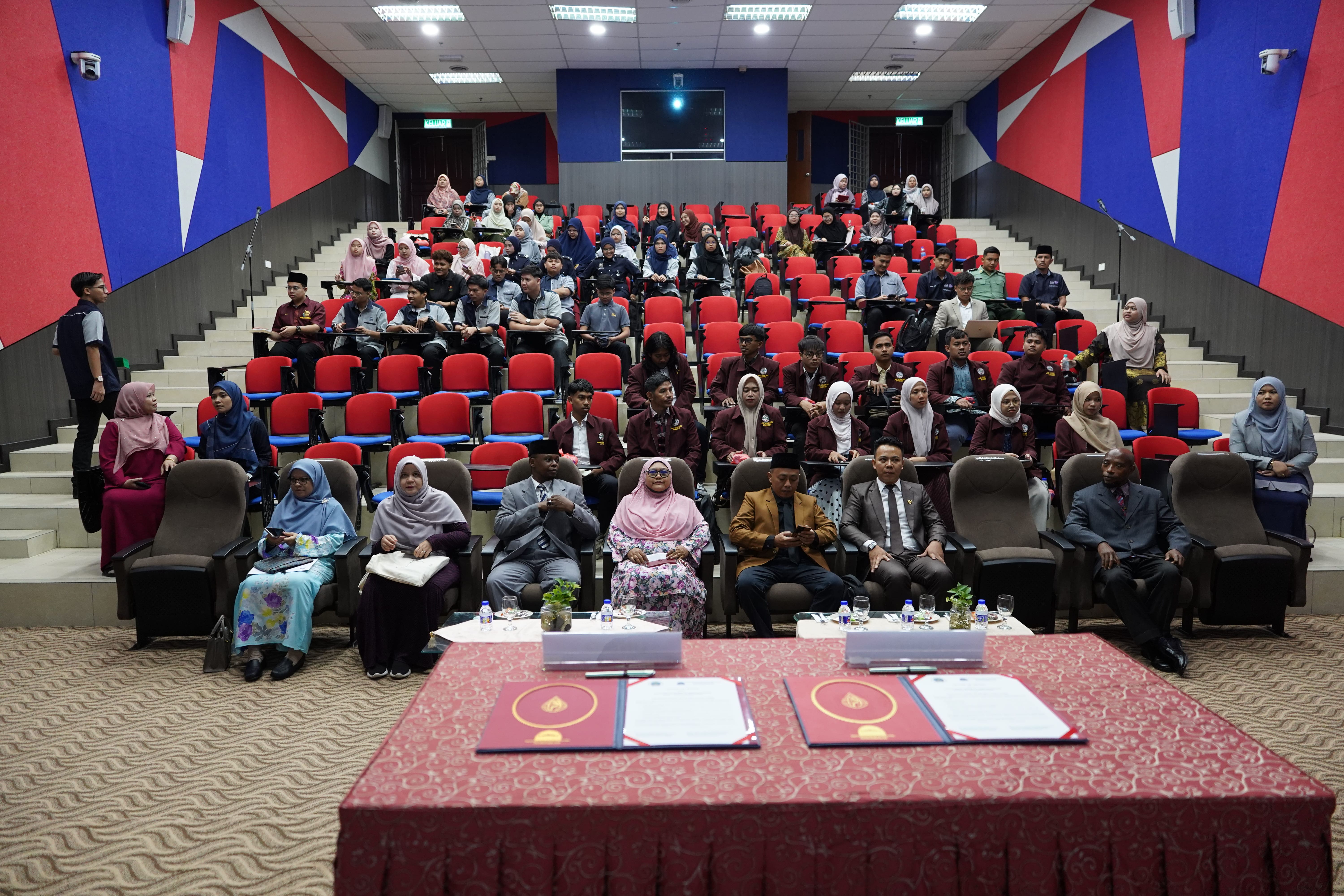 Pascasarjana UNSIQ Perkuat Kerja Sama Akademik dengan USIM melalui Kolokium Bersama